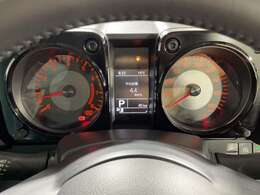 【スピードメーター】『スピードメーター』の画像になります。メーターがシンプルで見やすく運転しやすいですね！