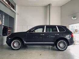 ノーマルカイエンとは違う出立ち、全体がスペシャル