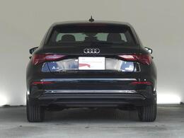 北海道から沖縄まで、全国陸送も承っております。遠方納車の手続きや費用等、スタッフまでお気軽にお問合せ下さい。お車をご自宅までお持ちいたします。