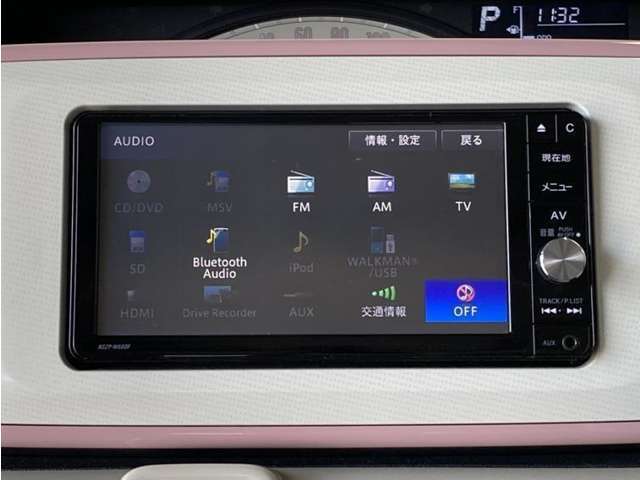 Bluetooth対応、CD/DVD再生機能付き。お好きな音楽を聴きながらのドライブは楽しいですよね～♪