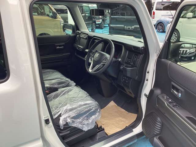 未使用車なので綺麗です。新車時のカバー付いたままです★