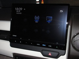 ナビゲーションはギャザズ9インチメモリーナビ(LXU-237NBi)が装着されております。AM、FM、CD、DVD再生、音楽録音再生、フルセグTV、Bluetoothがご使用いただけます。