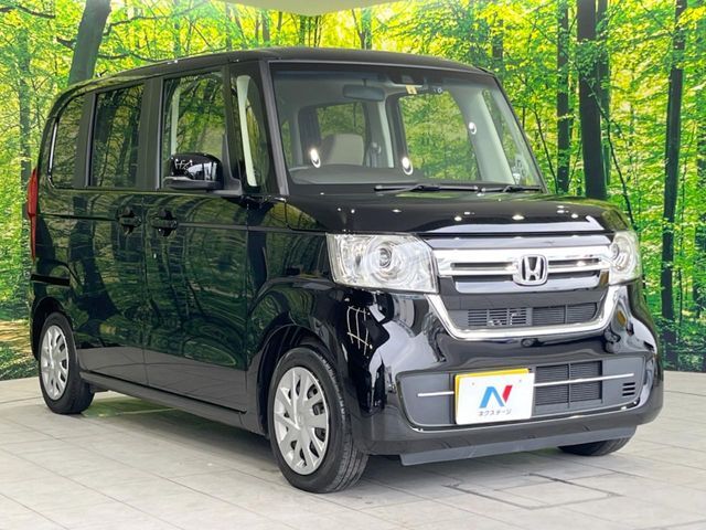 大好評のボディコーティング「弾スプラッシュコート」もご納車までに施工可能。通常のガラスコートと異なる、耐久年数6年の無機質ガラスコーティングが、ボディをキレイな状態に保ってくれます。