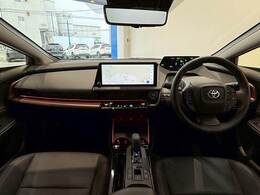 コックピット。車内もキレイで嫌な臭いもありません！ご納車後の臭いが付きにくくなる「空気触媒コーティング」もあります。