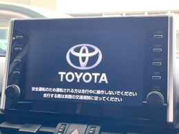 【9インチ　ディスプレイオーディオ】大画面ディスプレイへお持ちのスマートフォンと連携して、ナビやbluetoothでの音楽再生が可能です♪デザインはもちろん操作性も良好！別途ナビ機能の取付可能です♪