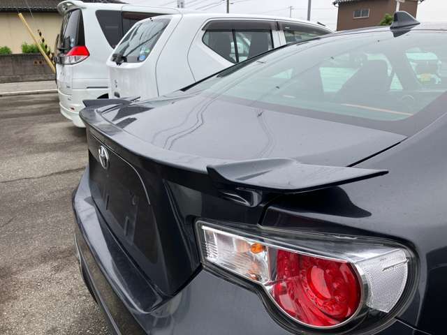 当店では中古販売はもちろん、各種新車販売・整備・車検・板金・各種保険などおクルマに関することはなんでも承っております！どんな些細なことでもお気軽にご相談ください♪