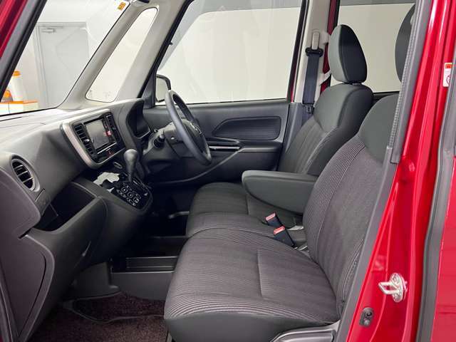 【車内ルームクリーニング済】専門スタッフにより車内はきれいにルームクリーニングを行っております。