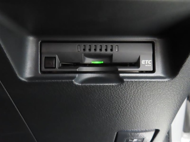 ETCを装備しています。高速道路の料金が後払いなので、料金所で止まることが無く、ノンストップでスイスイ進めます。