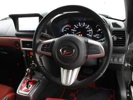 運転席廻りです。