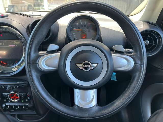 ワールドプレミアムカーをお探しになられている方に、貴方の大切な1台をお届けします。こだわりの在庫車両の中から、新しい愛車をお選び下さい。TEL　092ー962ー9051　担当：片野