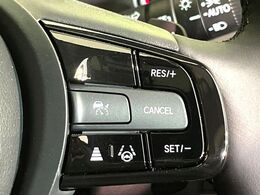 【アダプティブクルーズコントロール】高速道路での長距離走行が楽に！！自動で速度を保つクルーズコントロールが、衝突軽減システムと連携し、前方の車両を感知して車間を保つように速度調節してくれます！！