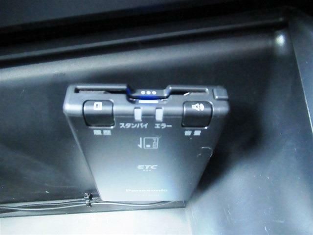 後期・ワンオーナー・9インチフルセグナビ・バックカメラ・BTオーディオ・両側自動ドア・シートヒーター・LEDライト・フォグLED・クルーズコントロール・USB・ETC・セーフティセンス・ドアバイザー