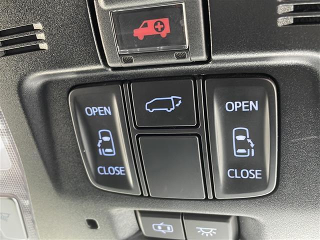 【両側パワースライドドア】小さなお子さまでもボタン一つで乗り降りラクラクです！両手に荷物を抱えている状態でもボタンを押せば自動で開閉するので、お買い物やお出かけの際にはとっても重宝します！