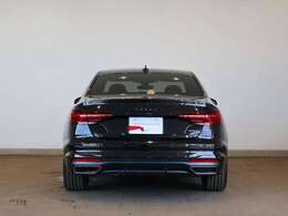 Audi A4 40 TDI quattro S line/マトリクスLEDヘッドライト/アルミホイール 5アーム トラペゾイドデザイン マットチタングレー ポリッシュト 8Jx18Audi rings・ブラックスタイリング