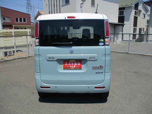 バックドアは開口部が広いので荷物の積み下ろしに便利です☆