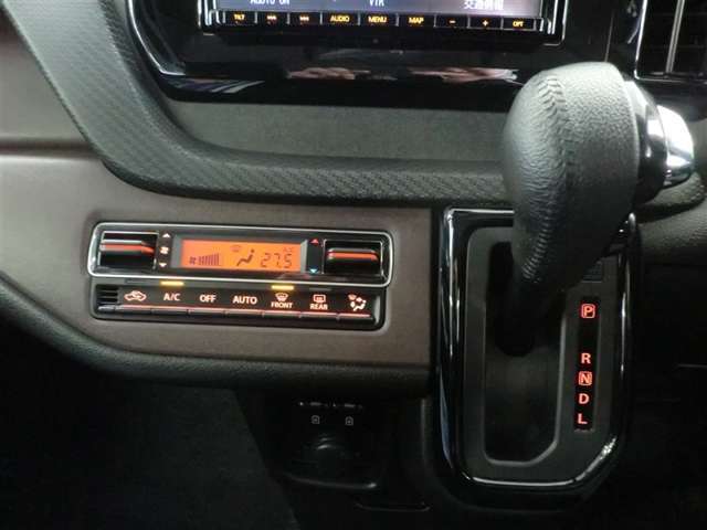 ちょっと嬉しいオートエアコン装備です！