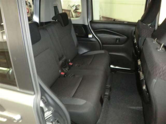 ルームクリーニング＆エアコンクリーナー全車実施！！さらに『光ギンテック』で室内すっきり☆