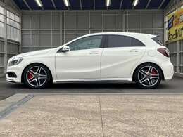 一見ガソリンスタンドですが、お車の販売も承っております。また敷地内に認証工場も併設しており、自社ブランドの車検もございます。今なら特典が盛りだくさん！！詳しくは販売店スタッフまで♪