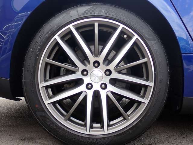 ＊自社認証工場完備（自動車分解整備業2-6030）＊DAS診断機＊アナライザー診断機4機完備＊リフト4基完備＊＊全車実走行車＊全車修復歴無＊正規ディーラー車＊自社板金工場完備＊＊自社積載車完備＊