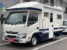 入庫後自分たちで一台一台徹底して内装のクリーニングを行います。また、エンジンルームやホイール、外装などもお客様にご満足頂ける様仕上げております。