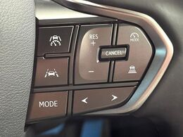 【レーダークルーズコントロール】高速道路での長距離走行が楽に！！自動で速度を保つクルーズコントロールが、衝突軽減システムと連携し、前方の車両を感知して車間を保つように速度調節してくれます！！