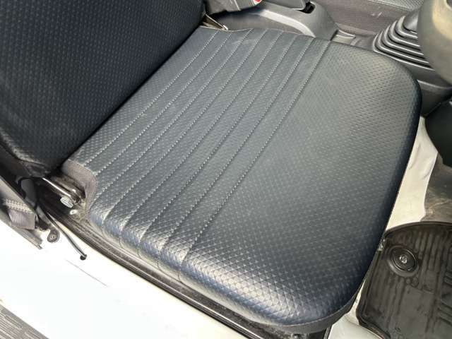 買取直売はメリット多数あり♪通常中古車の流通にかかるマージンを大幅にカット出来るので他社の同年式と比べて低価格が実現できます♪