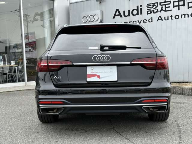 Audiのリヤディフューザーは、車両の後方での空気の流れを整え、乱流を減少させることで、走行安定性を向上させます。またスポーティで洗練された外観を提供し、全体のスタイルに一体感を持たせます。