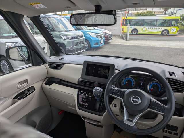 ☆訳アリ目玉車とは☆　品質が高い車両だけど少しだけ訳アリな商品です。展示期間が長い車両/キズや汚れが少しある/下取り車などで中間マージン無しなどの理由です。