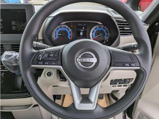 ☆ご掲載中の車両に関して☆　気になる点や知りたいことがあればお気軽にお問い合わせ・お電話くだいませ！すぐに詳しい営業のスタッフから詳しいお話を致します！