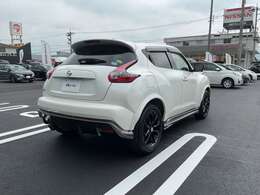 R2年式　ジューク　15RX Vセレクション　スタイルNISMOアラウンドビューモニターパッケージ　ホワイトパールのお車が入荷しました☆