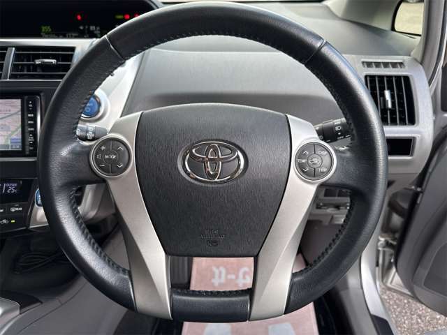 ステアリングスイッチ☆ナビやオーディオ等をつけた時にハンドルについているリモコンで音量等を調節できます☆