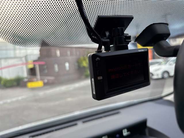 ドライブレコーダーもついています！もし事故を起こしてしまったら。そんな時に心強い味方になるのが、運転の記録を映像と音で記録するドライブレコーダーです。