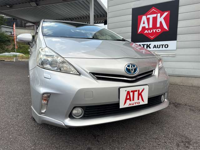 【LEDヘッドライト】悪天候や夜間走行時も良好な視界を確保し安心して運転できる高輝度LEDヘッドライトを装備！点灯速度が早く、消費電力も抑えられています。