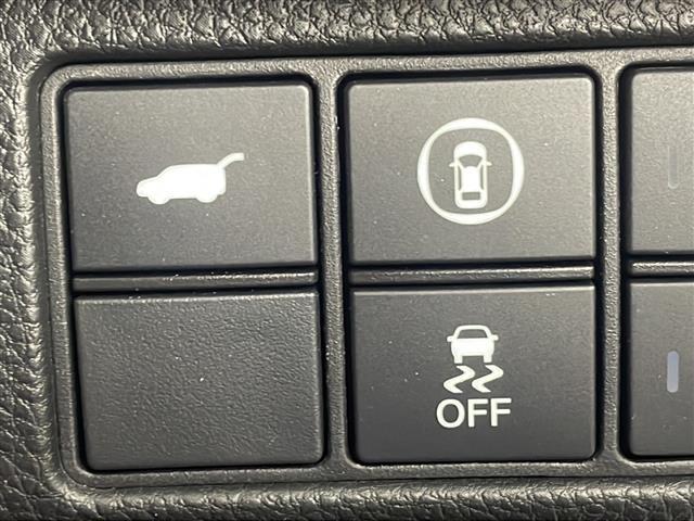 【運転席操作部】快適なドライブを楽しむための機能が装備されています！運転席から触れるので、使いやすいです！除菌プランいれていただくと、さらに清潔で安心していただけます！
