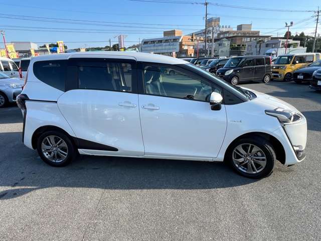 保険専用窓口も充実。車検・板金修理、オートサロンまでトータル的にカーライフをサポートさせて頂きます。アフターサービスも安心してお任せ下さい。