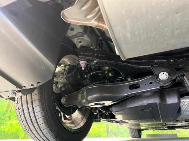 お車を安心してお乗りいただく為には、足回りの定期点検が欠かせません。サービスサポート（有償保証）では無料点検もご提供しており、安心のカーライフをお過ごしいただけるサポート体制が整っています。