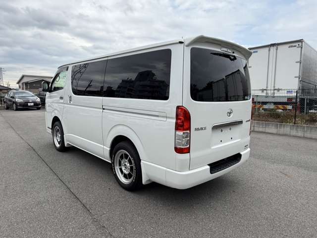 4WD/ディスプレイオーディオ/バックカメラ/パノラミックビューモニター/デジタルインナーミラー/フロントスポイラー/17インチアルミホイール/プッシュスタート/スマートキー/LEDヘッドライト