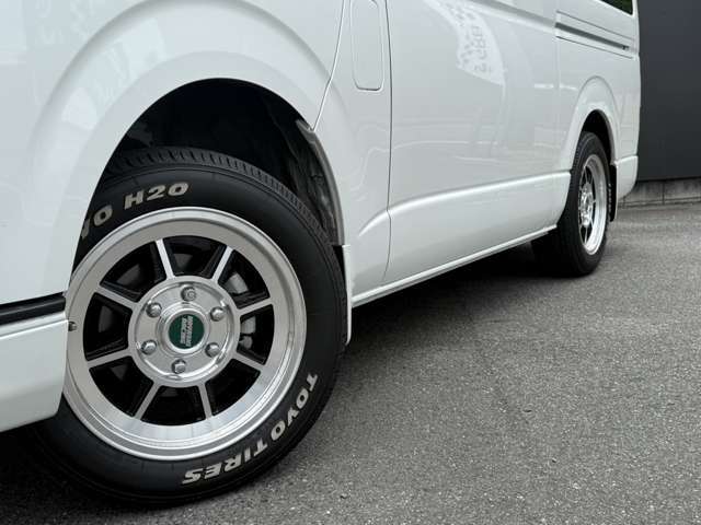 4WD/ディスプレイオーディオ/バックカメラ/パノラミックビューモニター/デジタルインナーミラー/フロントスポイラー/17インチアルミホイール/プッシュスタート/スマートキー/LEDヘッドライト