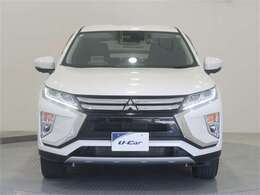 重厚感のあるフロントマスク。ボディカラーは人気のギャラクシーホワイトパール