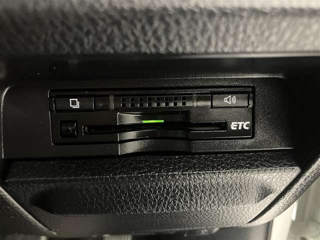 ETC付きです。高速道路のゲートをキャッシュレスでスイスイ通過！遠出をされる方にも便利なアイテムです。
