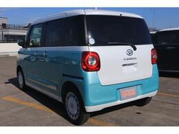 約10台の中古車を展示しております。4名のスタッフが元気良くお出迎えいたします。お気軽にご来店ください♪