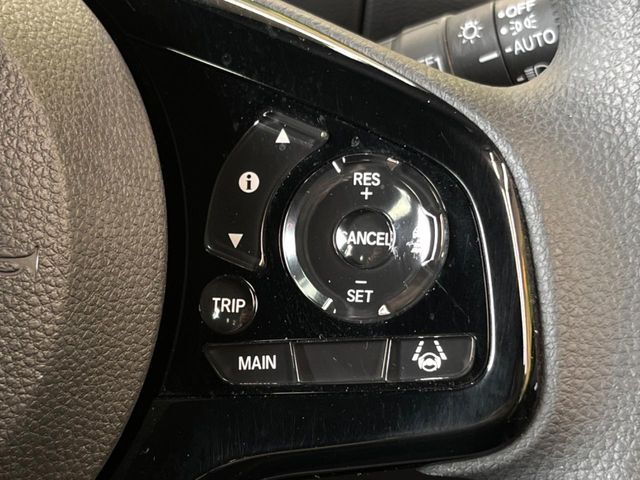 【アダプティブクルーズコントロール】高速道路での長距離走行が楽に！！自動で速度を保つクルーズコントロールが、衝突軽減システムと連携し、前方の車両を感知して車間を保つように速度調節してくれます！！