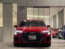 Audiと言ったらこの顔ですよね！細かい芸がたくさん仕込まれておりますので是非観察してみてください！