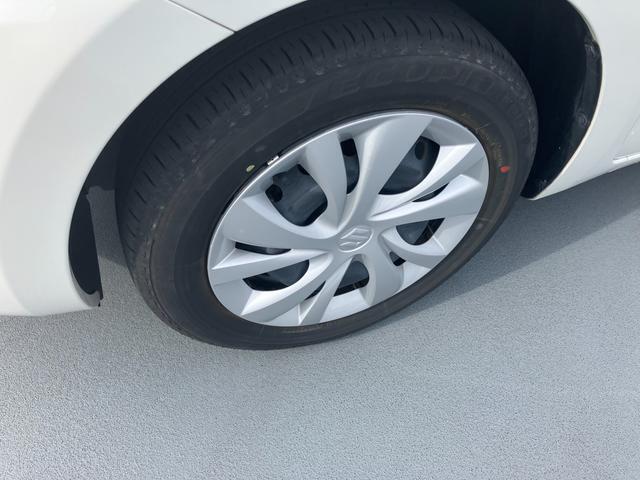 タイヤの溝もしっかりありますので、乗り出しで余計な費用が掛かることもありませんね。