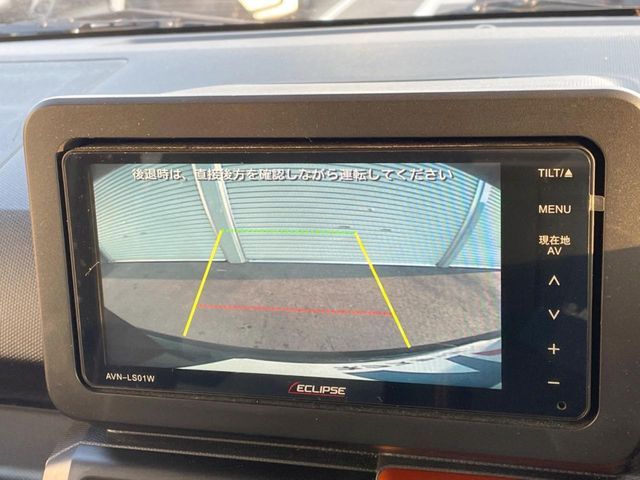 【バックカメラ】駐車時に後方がリアルタイム映像で確認できます。大型商業施設や立体駐車場での駐車時や、夜間のバック時に大活躍！運転スキルに関わらず、今や必須となった装備のひとつです！