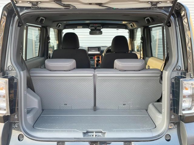 普段のお買い物や通勤、送迎等に十分な荷室スペースを確保しております。セカンドシートを倒すと、大きな荷物の積載も可能です♪