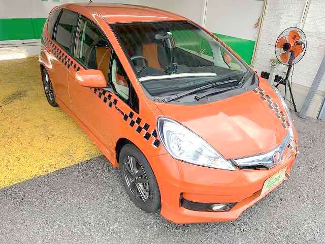 外装も特に目立つキズ等も無くキレイです！お探しの方はお早めに！全国納車も可能です！実際に現車確認が難しい当店より遠方の方でも一度ご相談下さい！