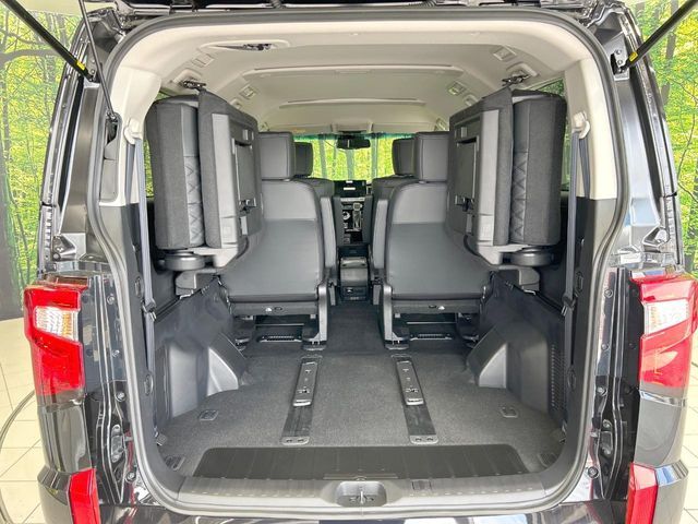 普段のお買い物や通勤、送迎等に十分な荷室スペースを確保しております。セカンドシートを倒すと、大きな荷物の積載も可能です♪