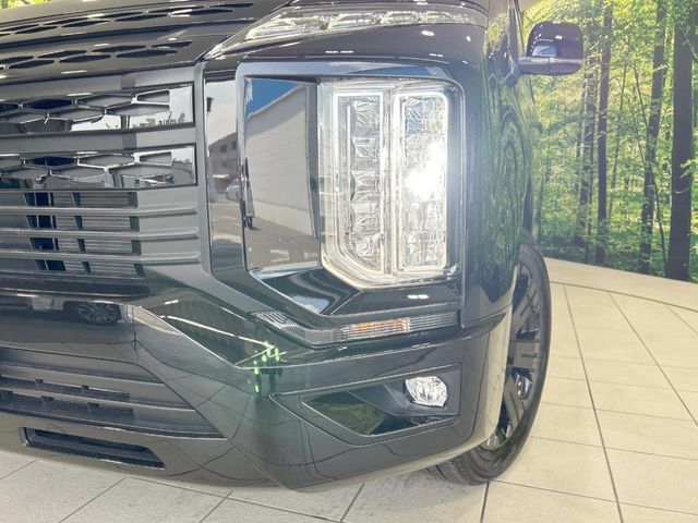 【LEDヘッドライト】悪天候や夜間走行時も良好な視界を確保し安心して運転できる高輝度LEDヘッドライトを装備！点灯速度が早く、消費電力も抑えられています。