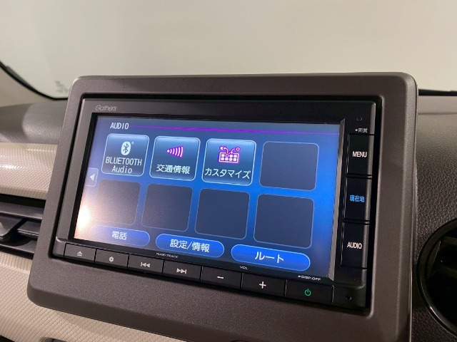 ナビゲーションの起動や検索の速度が速いメモリーナビ搭載。初めてお出掛けする場所でも快適・安心です。